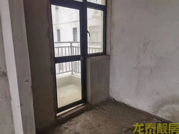 粤江花园 一线江景3房户型 