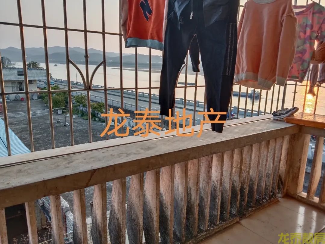 河南三小附近三楼一线江景房