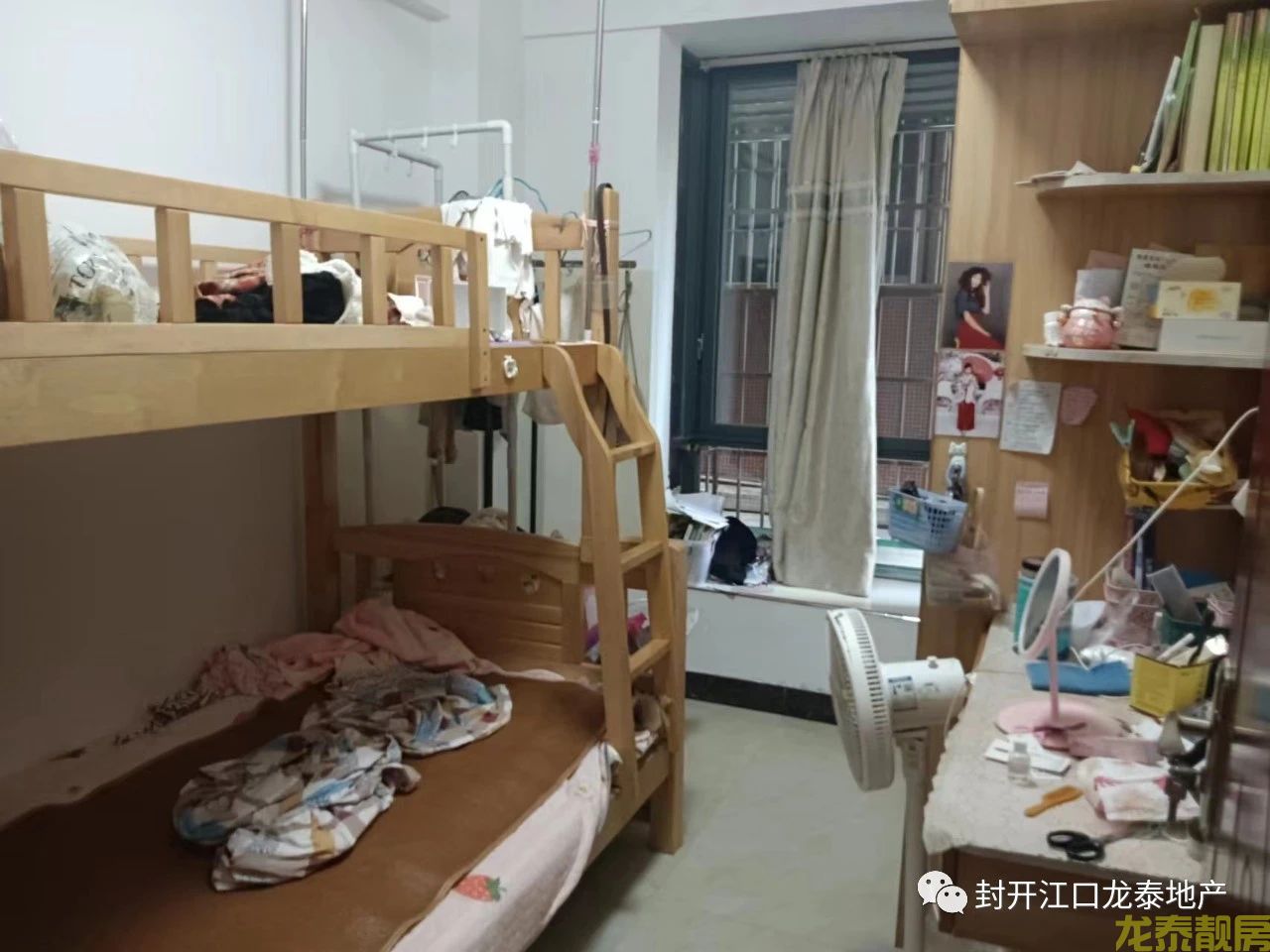 青果场龙山路步梯三楼