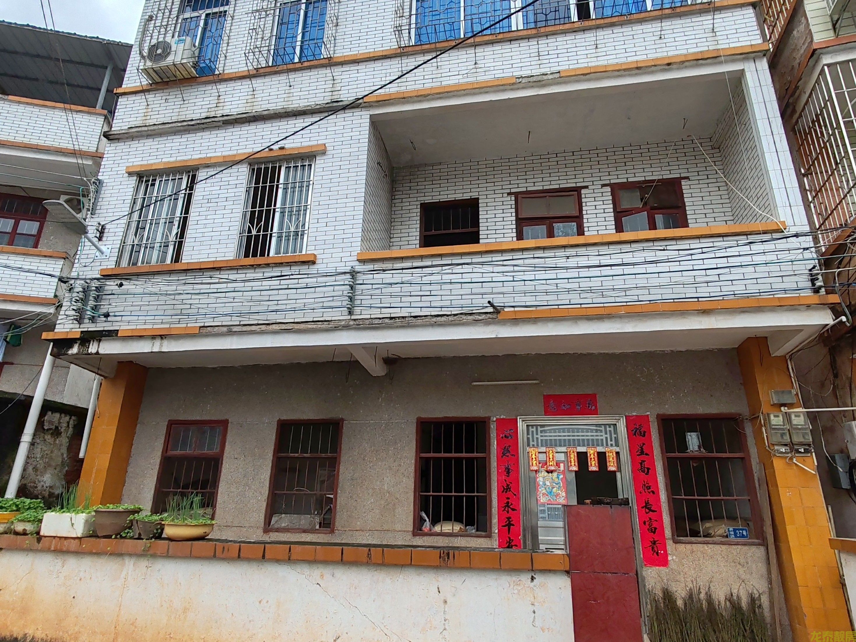 老城区三层半自建房整栋出售