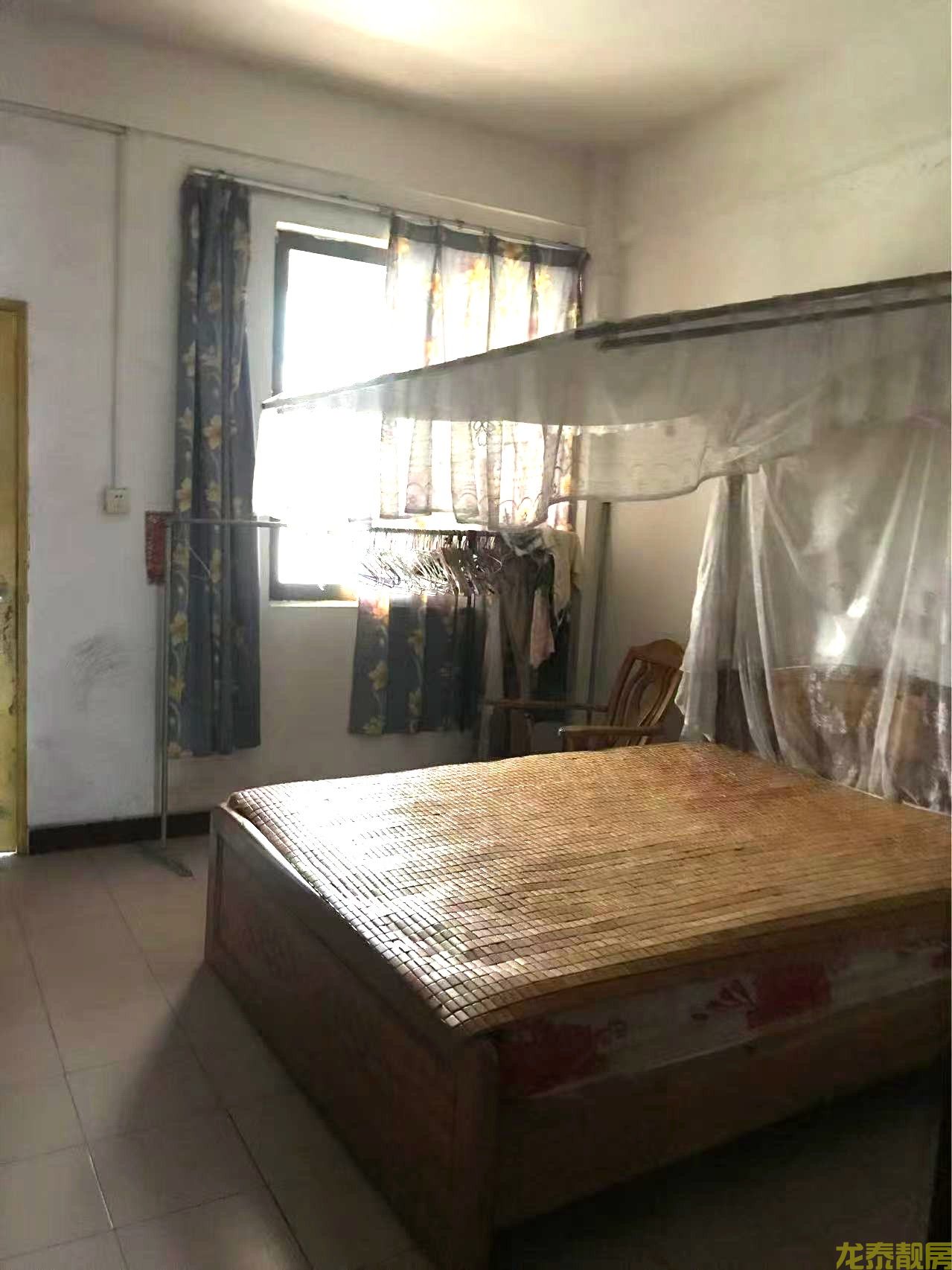 中心市场附近步梯7楼