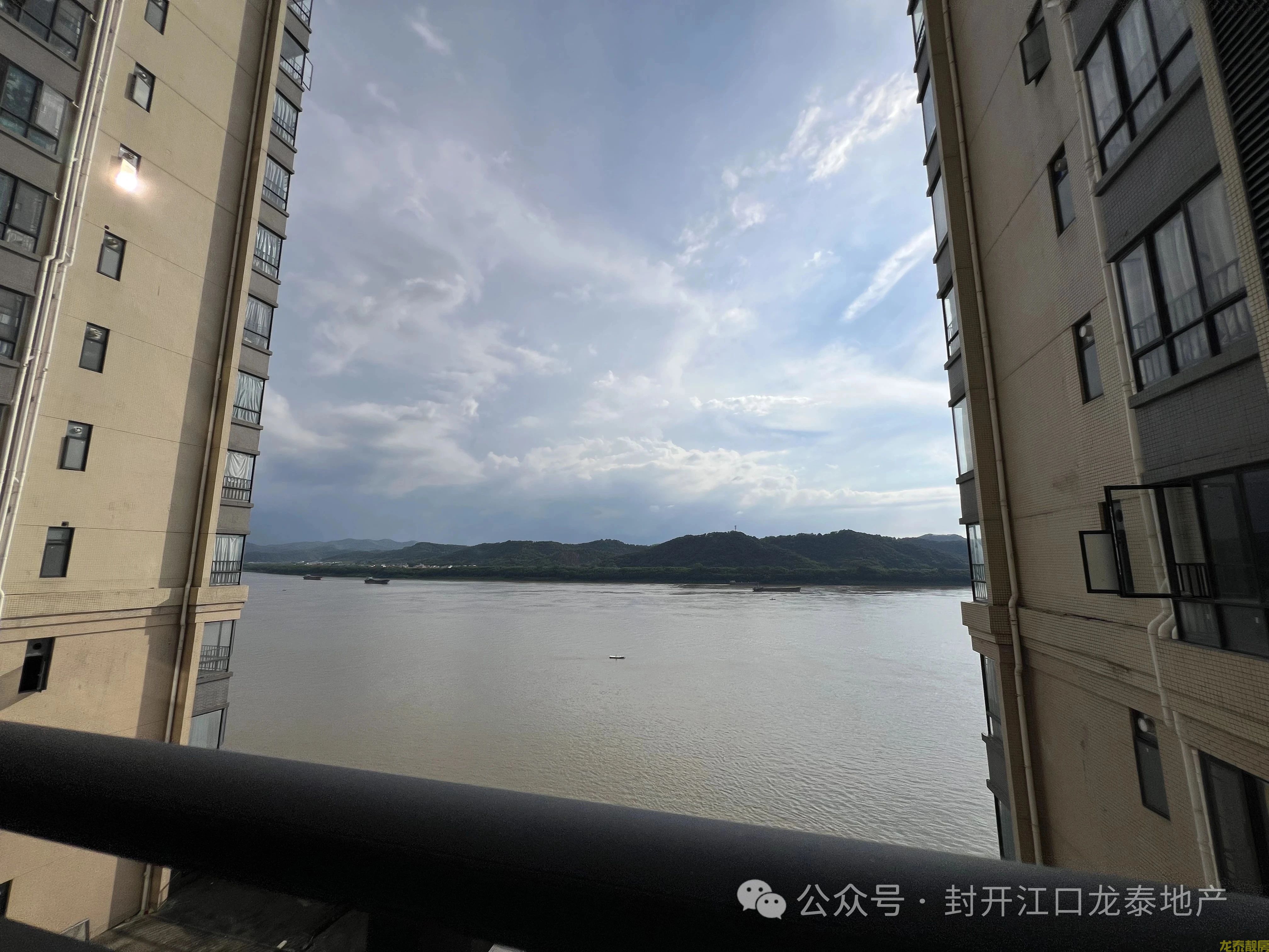 繁华地段 西堤领秀江景靓房