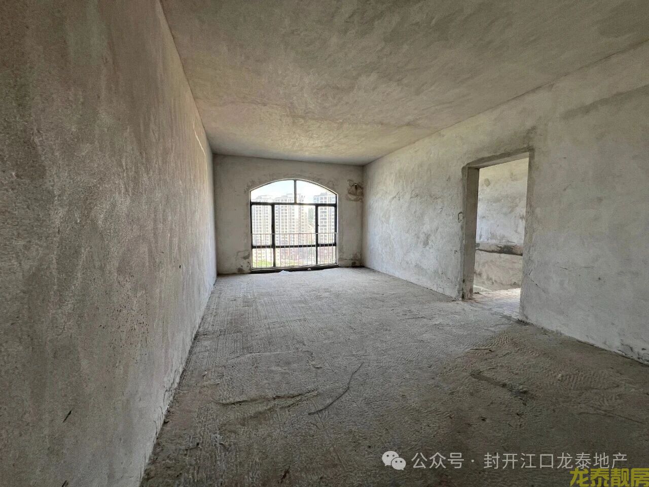 粤江花园头排江景 191平复式 可做5房 楼王户型热售